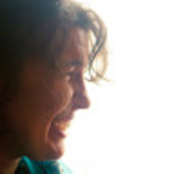 Profile Picture of Bianca Fernandez (@dalebibi) on Poshmark