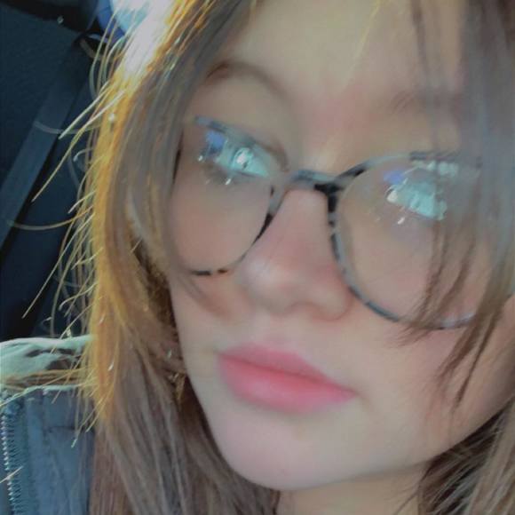 Profile Picture of Averie Mcminn (@averiemcminn) on Poshmark