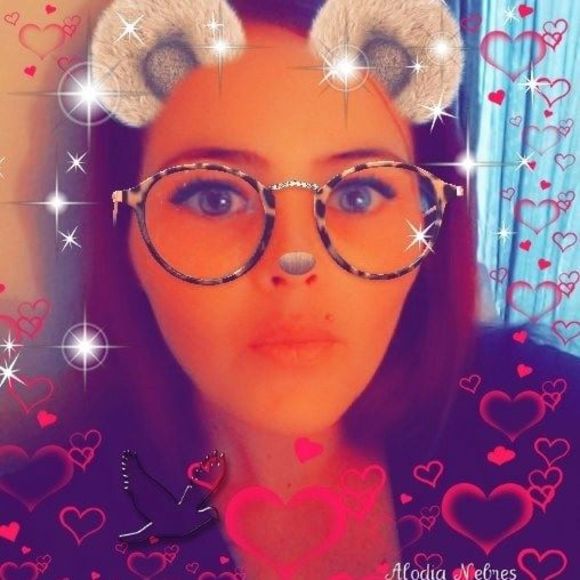 Profile Picture of Bianca Michelle (@biancamichelle6) on Poshmark