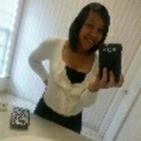 Profile Picture of Kyara Coppins (@kyaralasha) on Poshmark