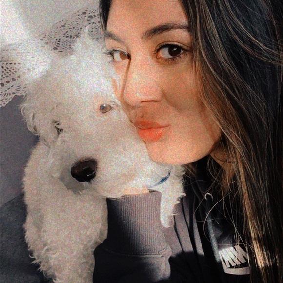 Profile Picture of Jasmina Sandoval (@ssando0) on Poshmark