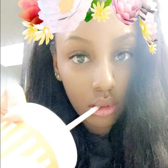 Profile Picture of Taylor Greer (@taylox4) on Poshmark