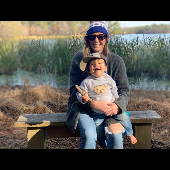 Profile Picture of Erin Schneider (@erinschneide920) on Poshmark