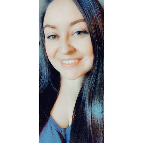 Profile Picture of Jenny Doty (@jennndo) on Poshmark