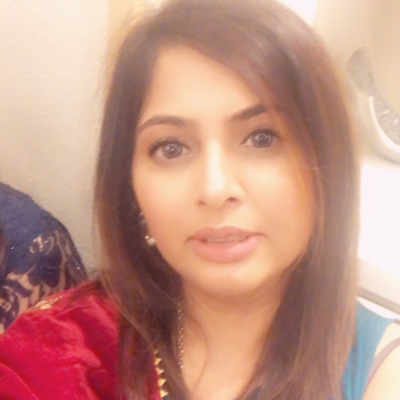 Profile Picture of Shazia Haq (@shazia_h) on Poshmark