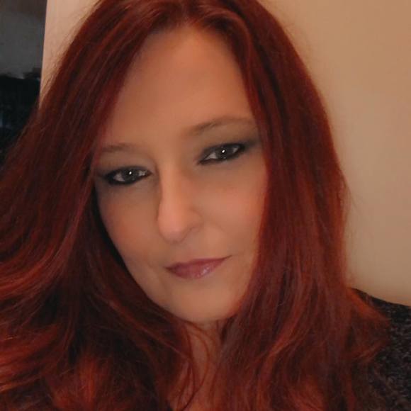 Profile Picture of Amy Hackney (@ausndyl) on Poshmark