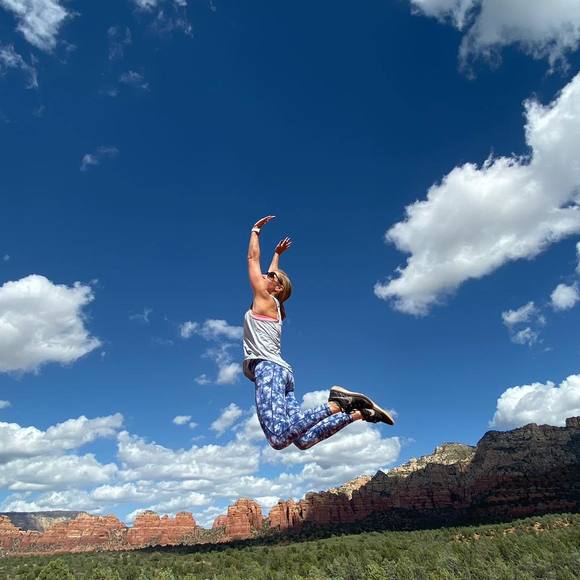 Profile Picture of Samantha Debono (@samanthadebono) on Poshmark