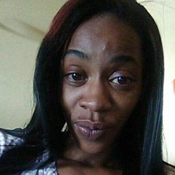 Profile Picture of Tyrell Moore (@peachezredd) on Poshmark