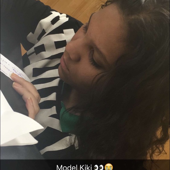 Profile Picture of Kiara Vasquez (@itzkiki_) on Poshmark