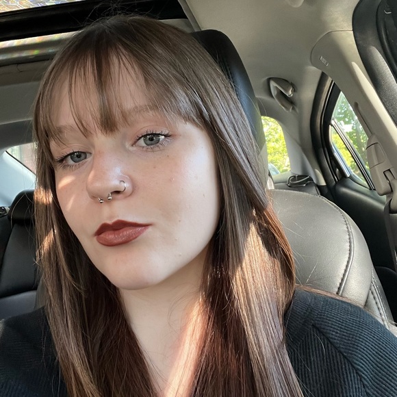 Profile Picture of Kate Mannion (@kmannion12) on Poshmark