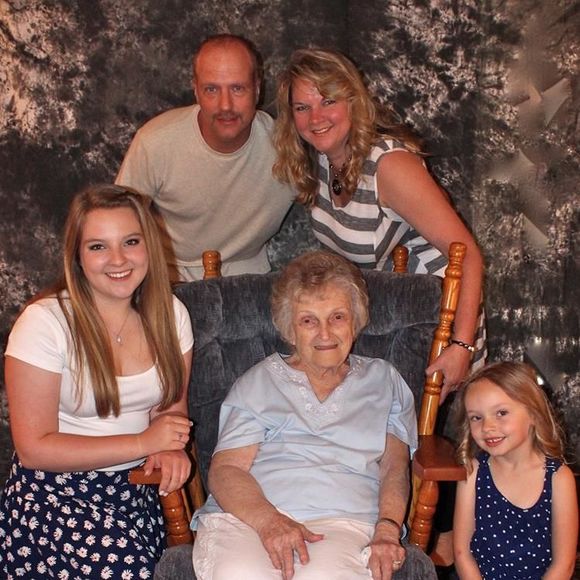 Profile Picture of Dawn Ehrler (@dawny1970) on Poshmark