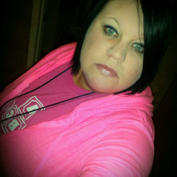 Profile Picture of Kim Meyer (@kim_1818) on Poshmark