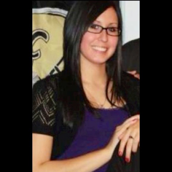 Profile Picture of Jennifer Cloutet (@jec6110) on Poshmark