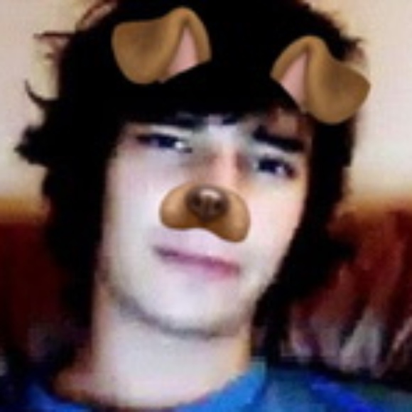 Profile Picture of Mango Mango (@mangooooooooo) on Poshmark