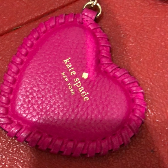 Profile Picture of Nicole Madera (@maderanicole) on Poshmark