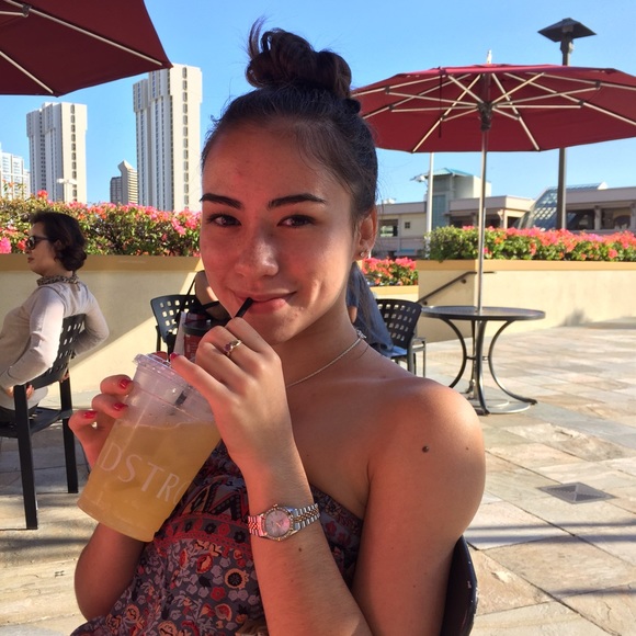 Profile Picture of Christiana Oshiro (@christioshiro) on Poshmark