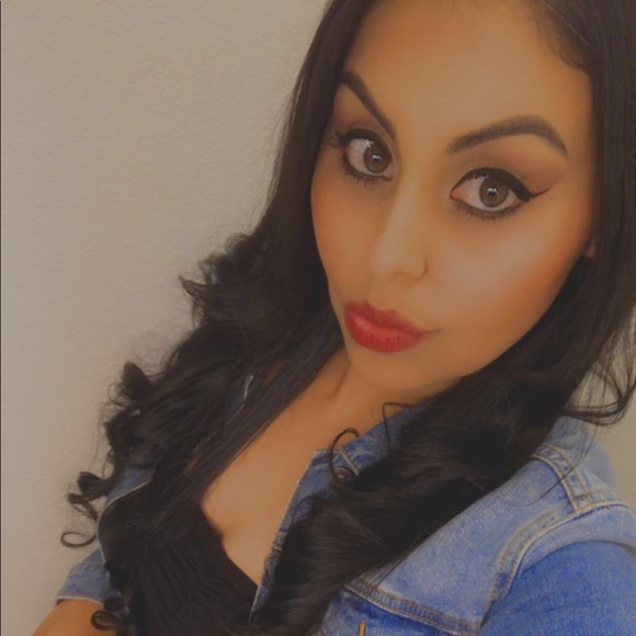 Profile Picture of Priscilla Perez (@priscillaper822) on Poshmark