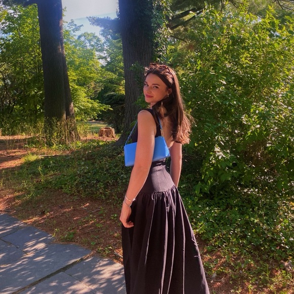 Profile Picture of Isabelle Evans (@isabellemevans) on Poshmark