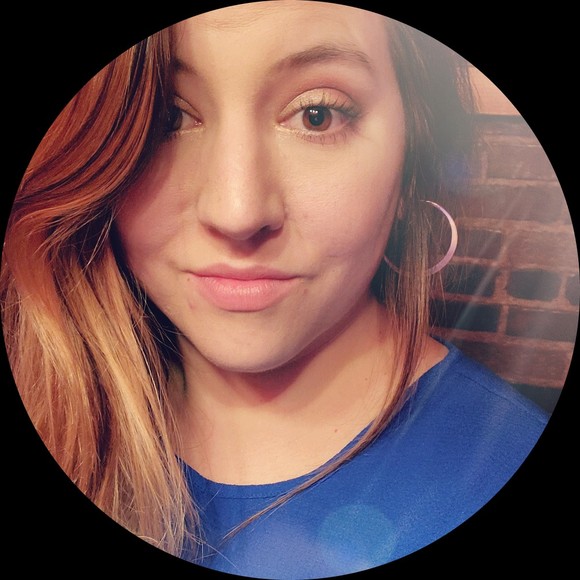 Profile Picture of Lori Carpenter (@lschmidt06) on Poshmark