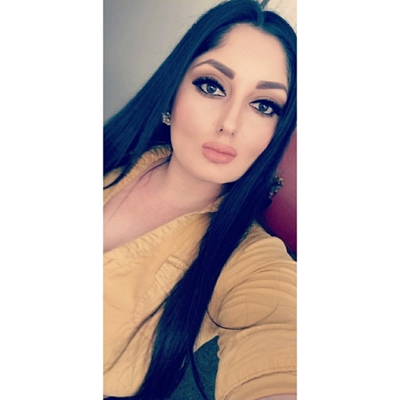 Profile Picture of Cassandra Beltran (@cassy_103) on Poshmark