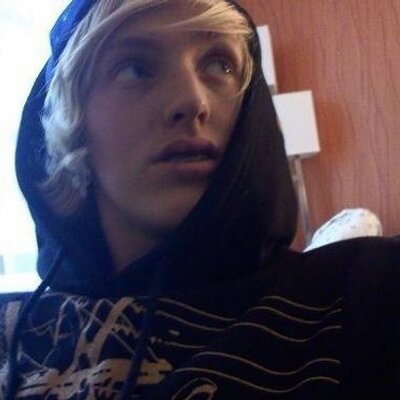 Profile Picture of Tyler Connelly (@Drummer729) on Twitter
