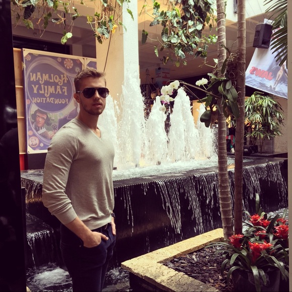 Daniel Golubev - Poshmark Profile Picture of Daniel Golubev (@vantagezone) on Poshmark