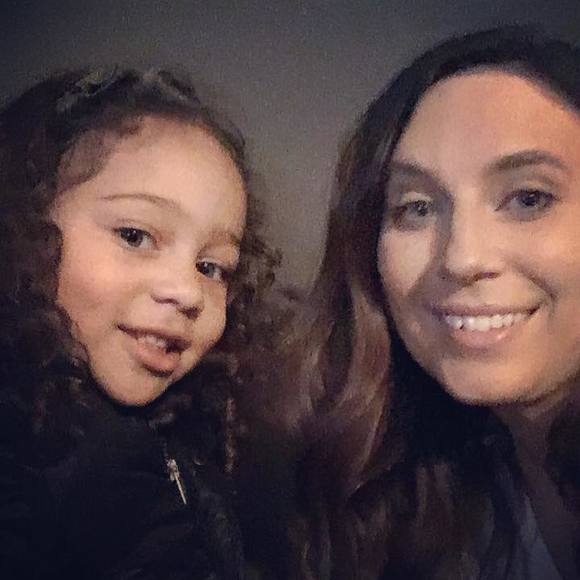 Profile Picture of Tanisha Olson (@tanishaolson) on Poshmark