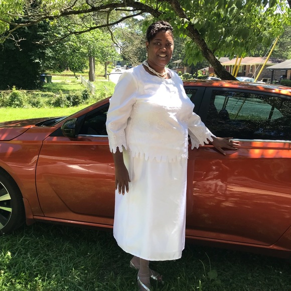 Profile Picture of Lisa Hilton (@lisadhilton44) on Poshmark