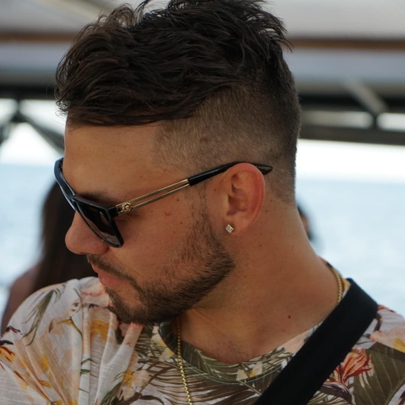 Profile Picture of Robert Pawelek (@rpawelek1) on Poshmark