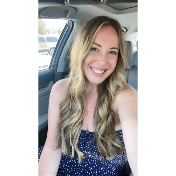 Profile Picture of Julia Eshelman (@juliawashere543) on Poshmark