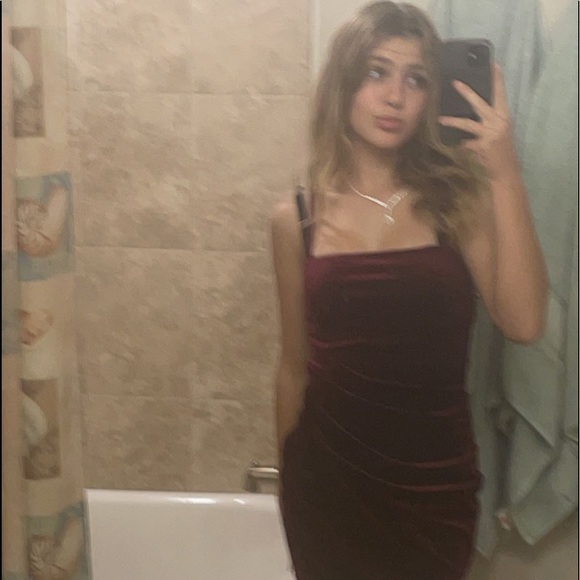 Profile Picture of Alexia Schmidt (@alexiaschmidt) on Poshmark