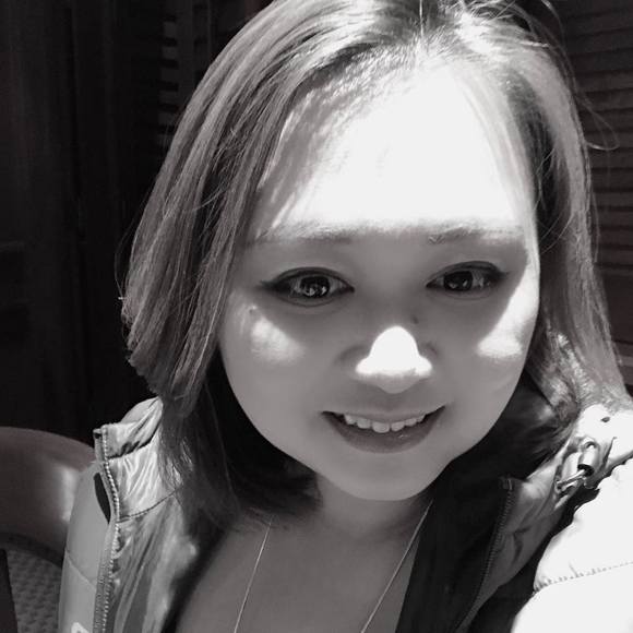 Profile Picture of Thu Dinh (@thudinh32) on Poshmark