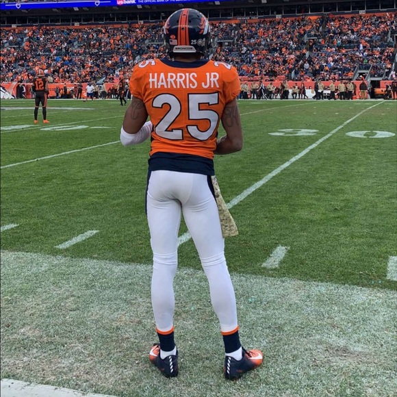 Profile Picture of Daniel Roushar (@droushar5) on Poshmark