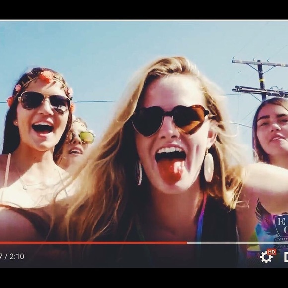 Profile Picture of Enily Quirke (@emilyquirke) on Poshmark