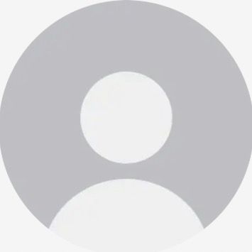 Profile Picture of kim komaromi (@kimkomaromi) on Tiktok