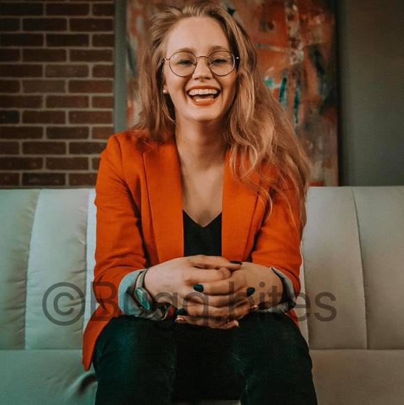 Profile Picture of Rebecca Reimer (@rebeccareime111) on Poshmark