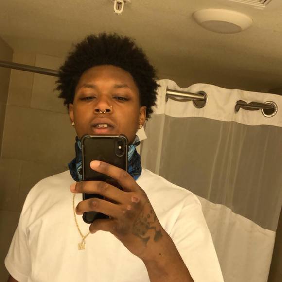 Profile Picture of Amier Hughes (@skyelines) on Poshmark