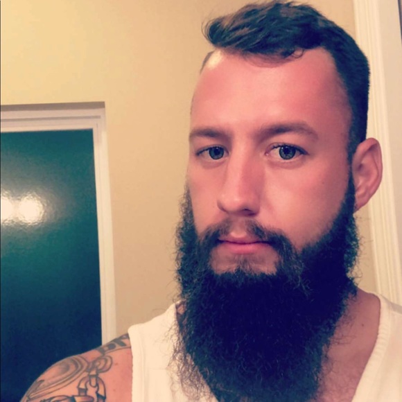Profile Picture of Benjamin Gunter (@benguns) on Poshmark