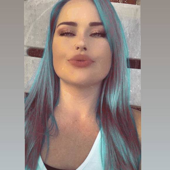 Profile Picture of Madison Hausinger (@hausinger) on Poshmark