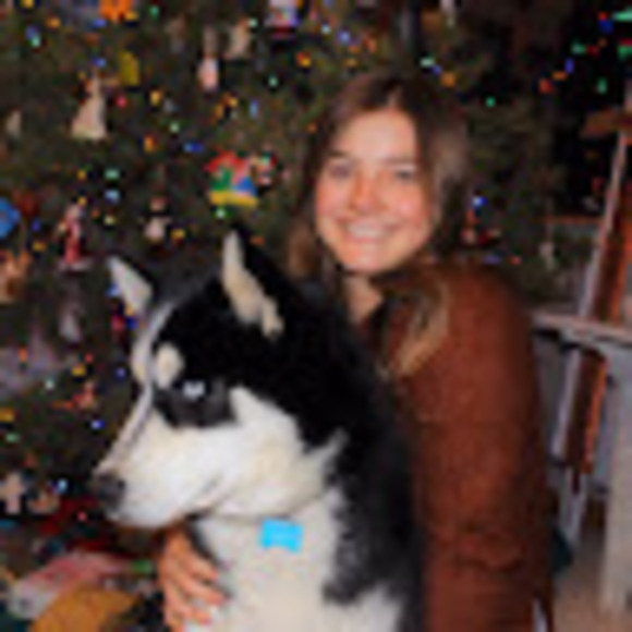 Profile Picture of Emilee Haefeli (@lilem544) on Poshmark