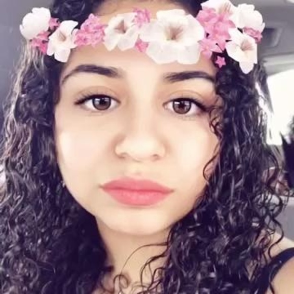 Profile Picture of Michaella Caudillo (@michaella_1120) on Poshmark