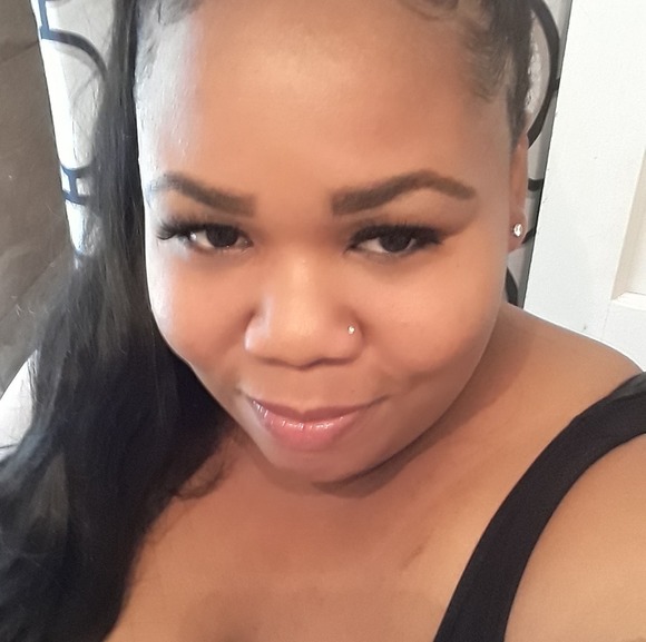 Profile Picture of Aleemah Conner (@aleemahconner) on Poshmark