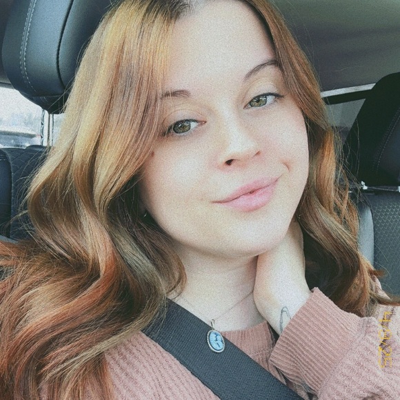 Profile Picture of Lydia Menditto (@lydia_brightman) on Poshmark