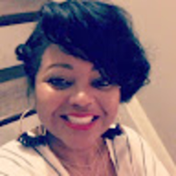 Profile Picture of Essie Richardson (@nerichardson06) on Poshmark