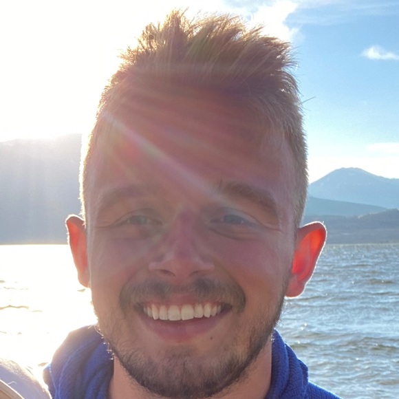 Profile Picture of Rylan Macvey (@rmacvey) on Poshmark