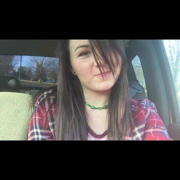 Profile Picture of Alexis Lequire (@alexismckelvey) on Poshmark