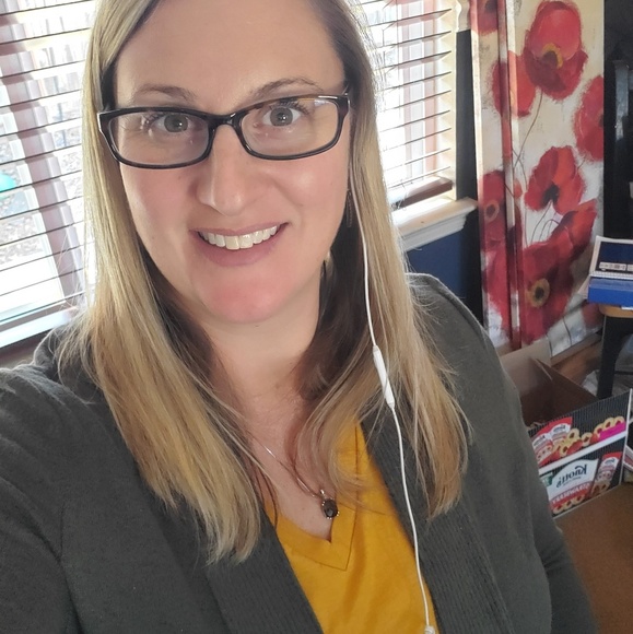 Profile Picture of Melissa Kinnebrew (@mobrew3) on Poshmark