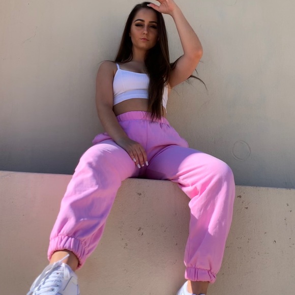 Profile Picture of Natalia Marski (@nataliam1811) on Poshmark