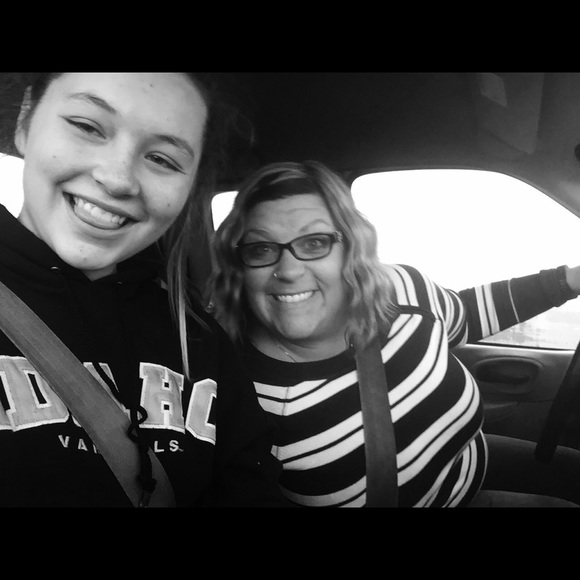 Profile Picture of Sandi Siess (@sailormom03) on Poshmark