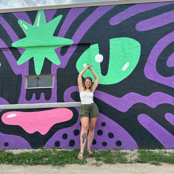 Profile Picture of Kallista Baebler (@krbaebler) on Poshmark